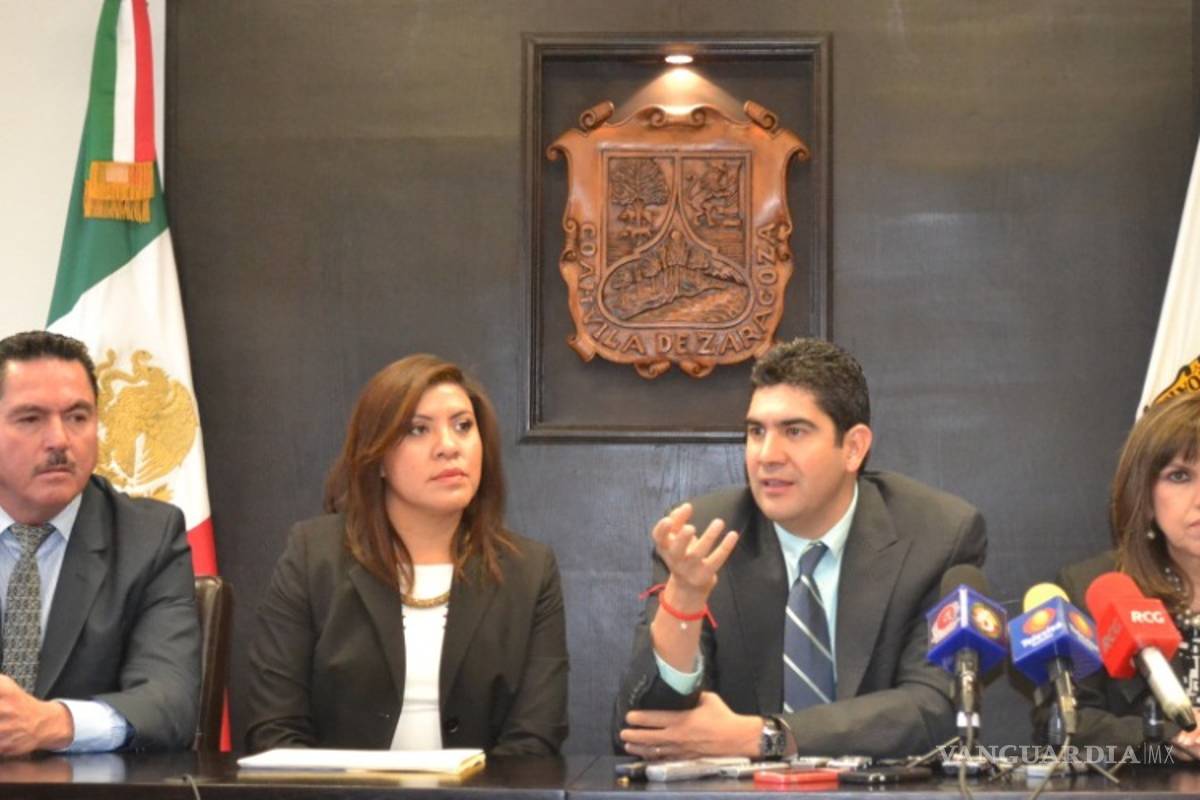 Tras ‘balconeada’ muestran lista de proveedores