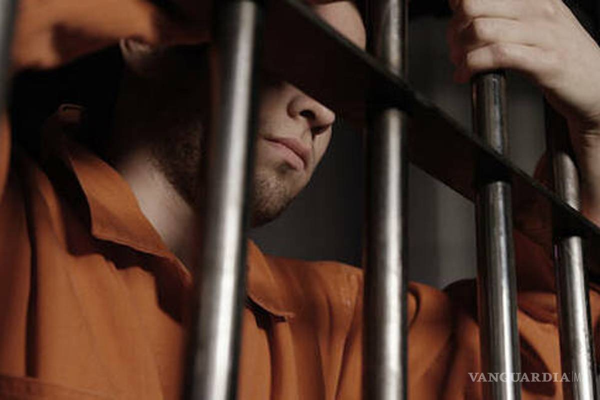 Abusó de sus hijas por años, embarazó a la más pequeña y la obligó a abortar