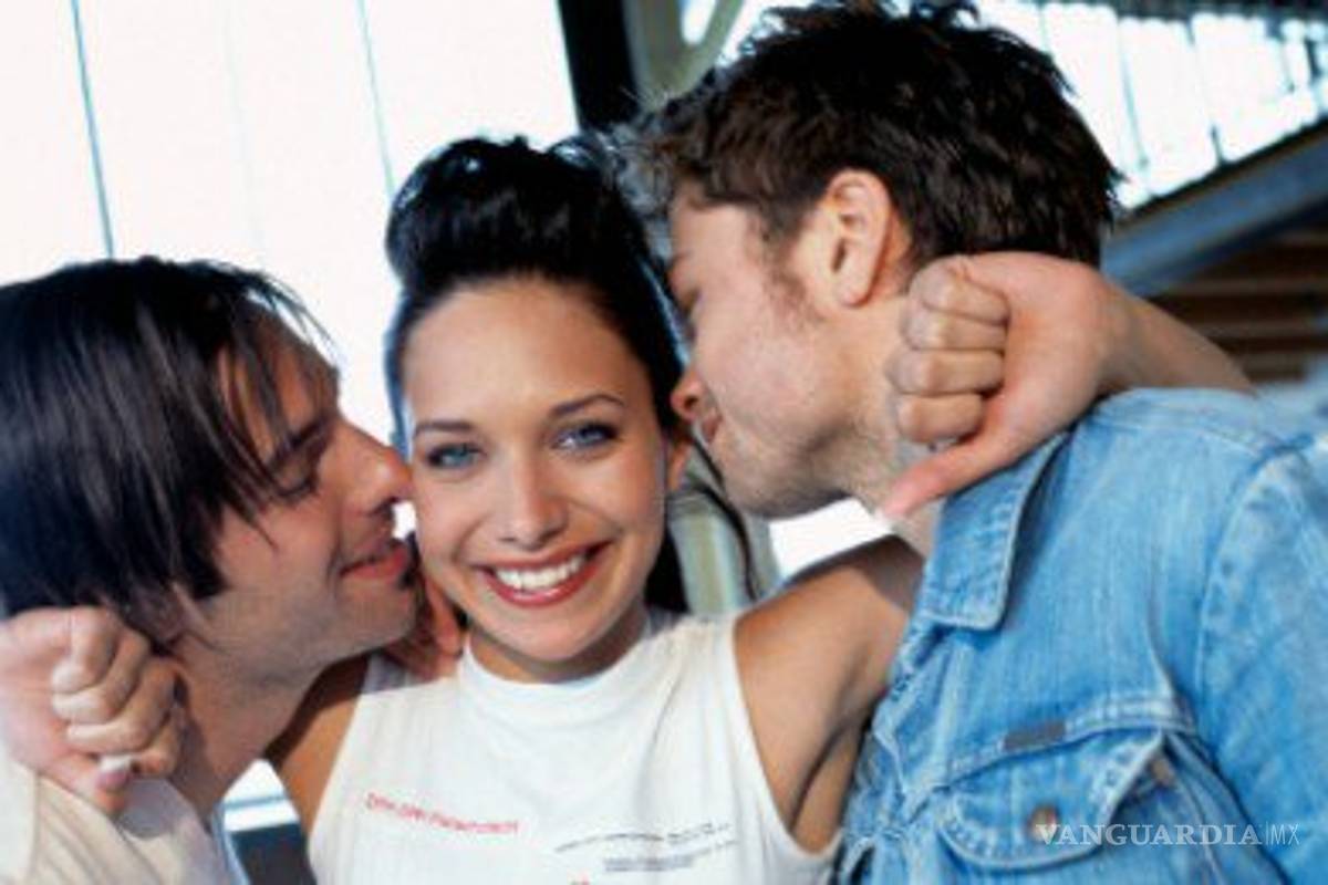 Mujeres podrán tener varios esposos en Sudáfrica, poliandra será legal