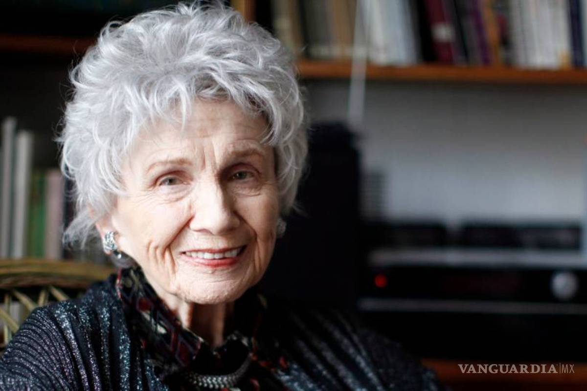 Alice Munro, “figura sagrada de la literatura”, cumple 85
