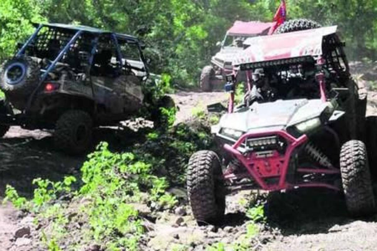 En Mazatlán corriente del río se llevó 15 coches de la 'Ruta Racer'
