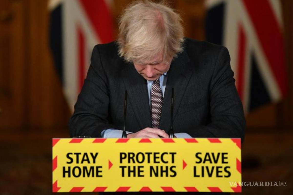 Boris Johnson asume total responsabilidad por muertes en Reino Unido