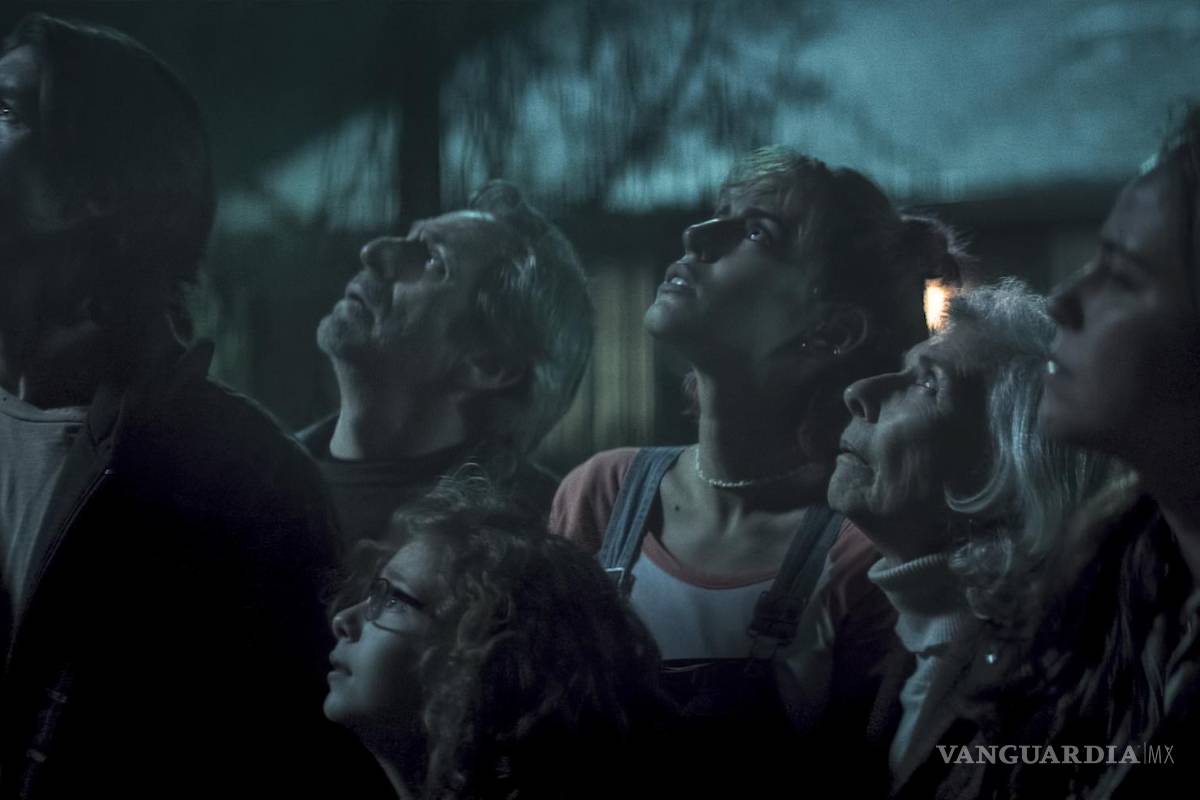 ¿Qué pasaría si los extraterrestres invadiera a México?, esta es la es la interrogante que busca responder “El refugio”