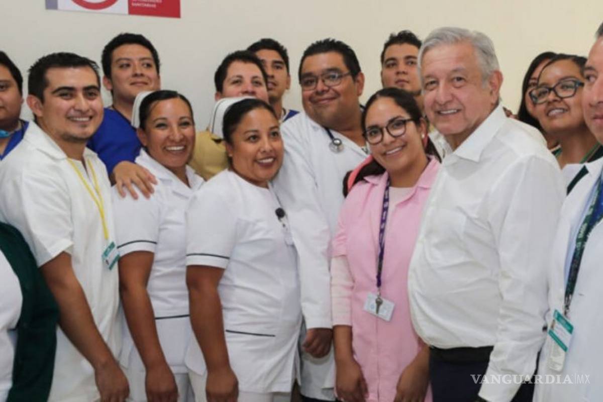 AMLO presenta el Pulso de la Salud, el 'quién es quién' en la materia