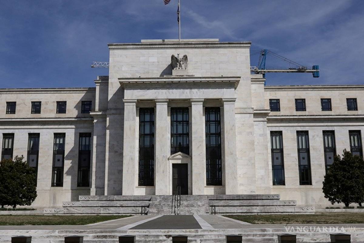 Fed mantiene la tasa de referencia entre 0 y 0.25%, mínimos históricos