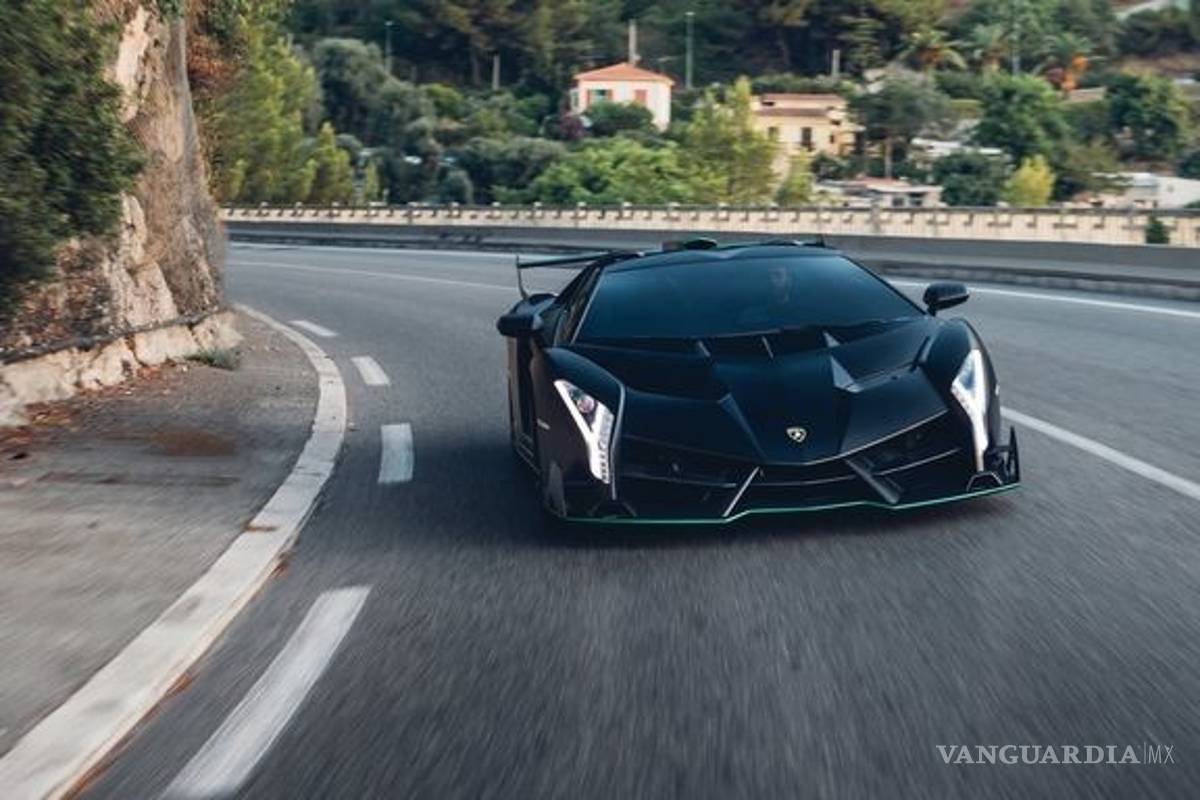 $!Lamborghini Veneno Roadster, súper rápido y súper caro; cuesta más de cien millones de pesos