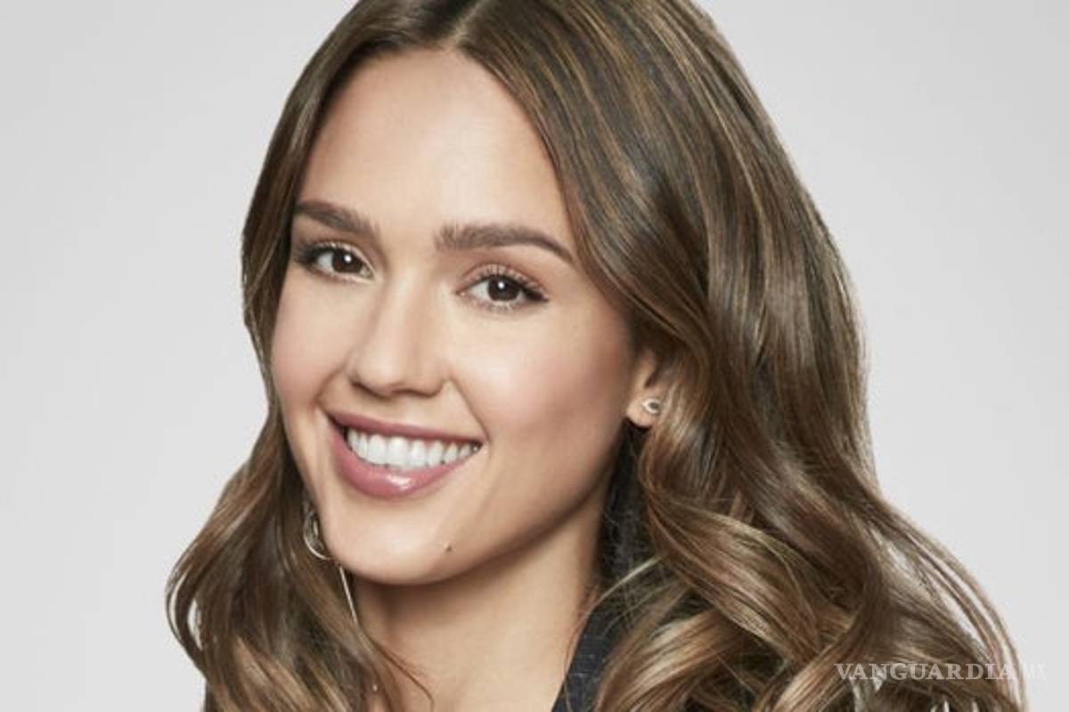 Racista que apoya a los nazis hackea el Twitter de Jessica Alba (fotos)