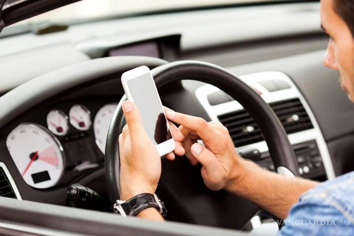 Acuña va contra conductores que textean, corren de más e ignoran señalamientos