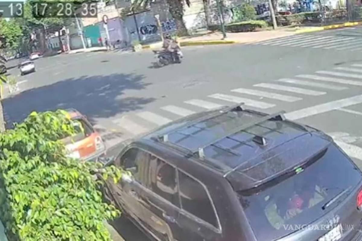 Capturan impactante choque entre motociclistas en la CDMX (Video)