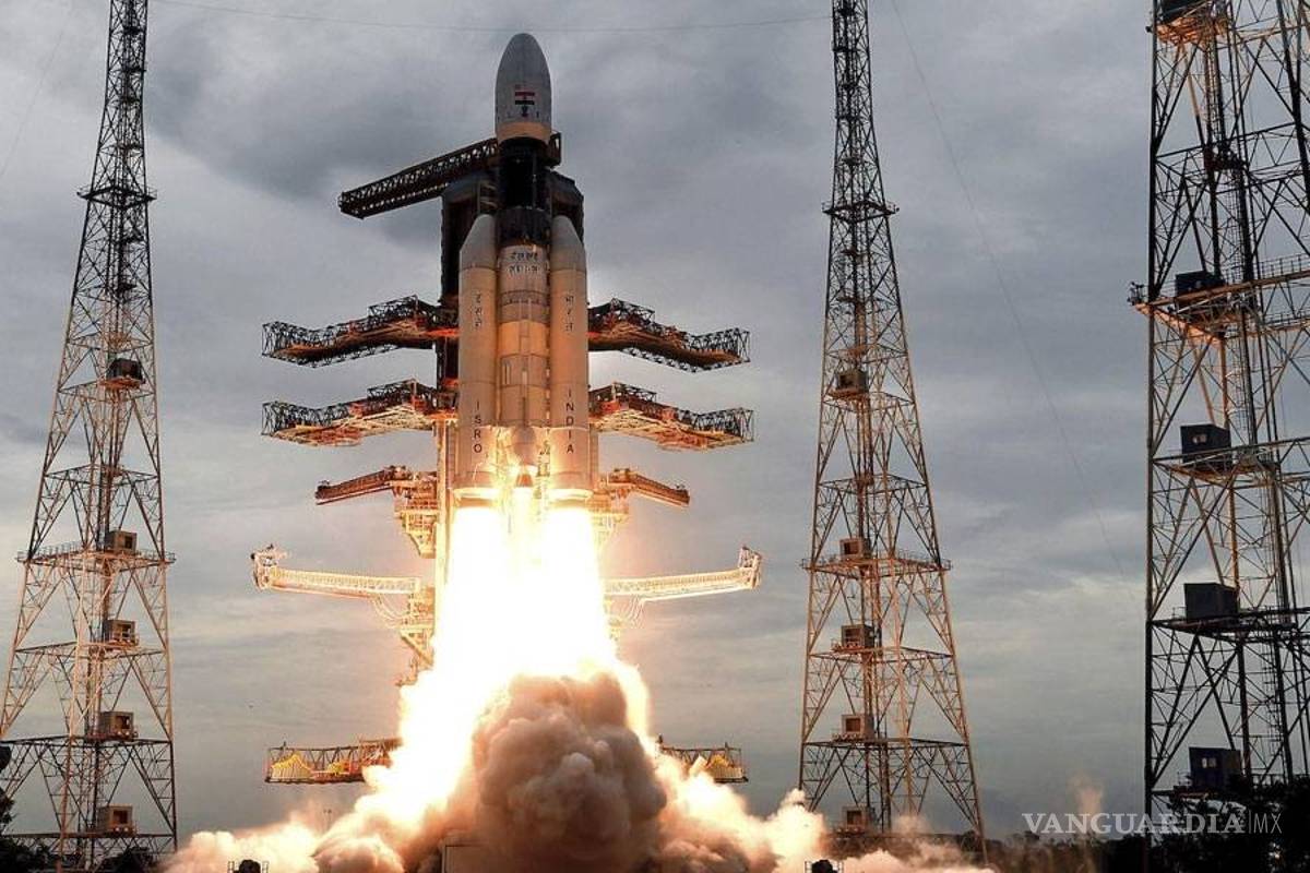 Fracasa misión lunar de India y Primer Ministro cae en llanto; el módulo se estrelló en la superficie del satélite