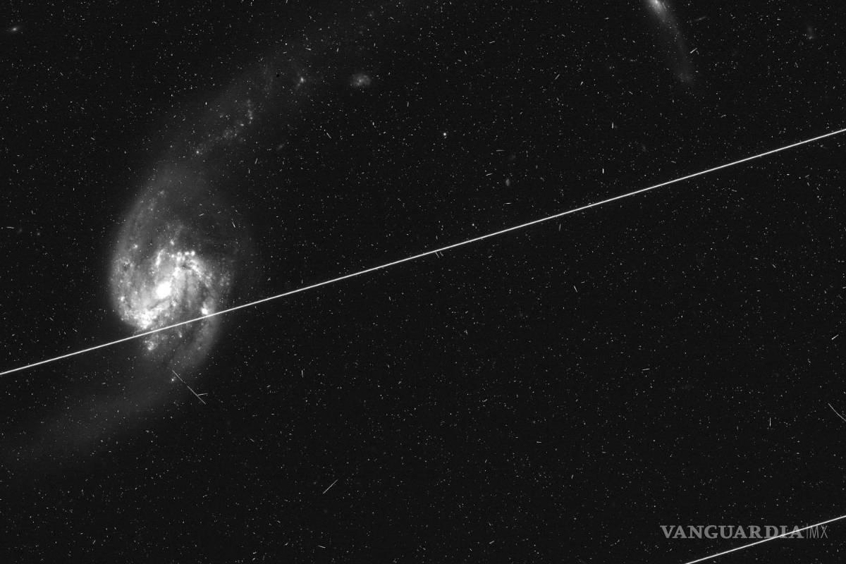 SpaceX y los satélites de otras empresas ponen en peligro al telescopio Hubble