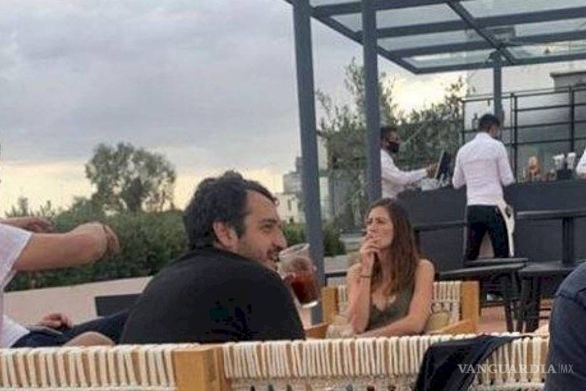 Hijo de AMLO no andaba en Italia, sino en un exclusivo bar de la CDMX