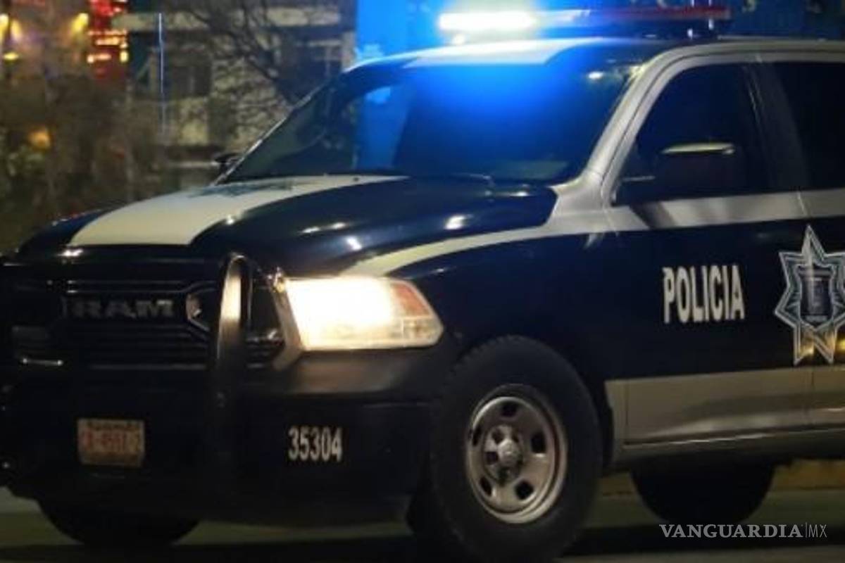 Vecinos casi linchan a ladrón; policías de Torreón lo rescatan