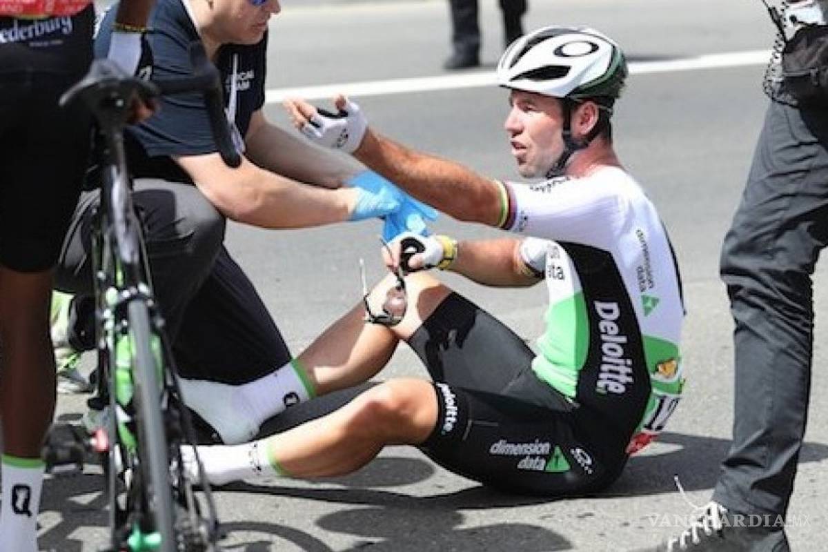 Mark Cavendish sufre conmoción cerebral tras caída en el Tour de Abu Dhabi