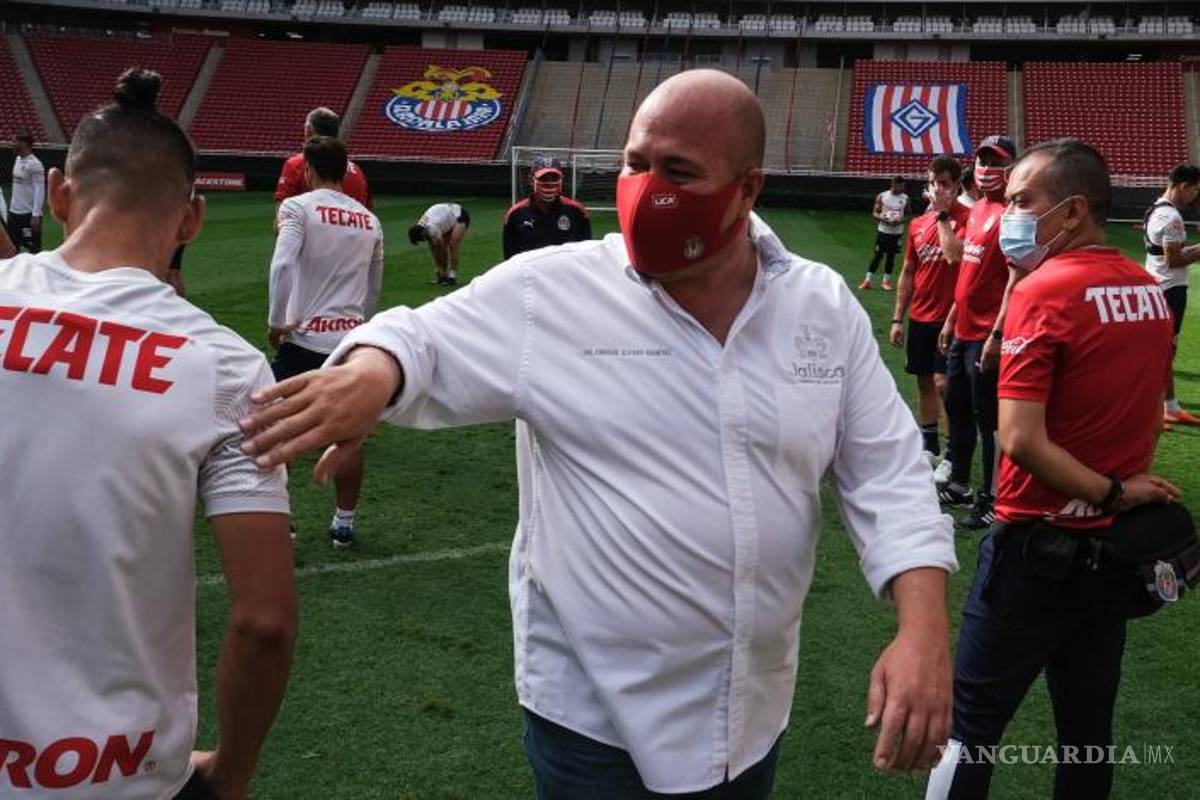 Gobernador de Jalisco buscaría dejar la política para ser entrenador de futbol