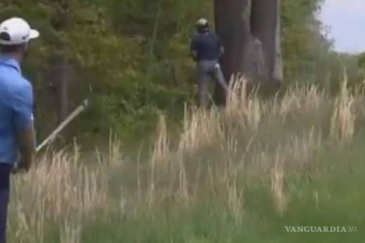 El golfista que fue captado haciendo del baño en plena competencia