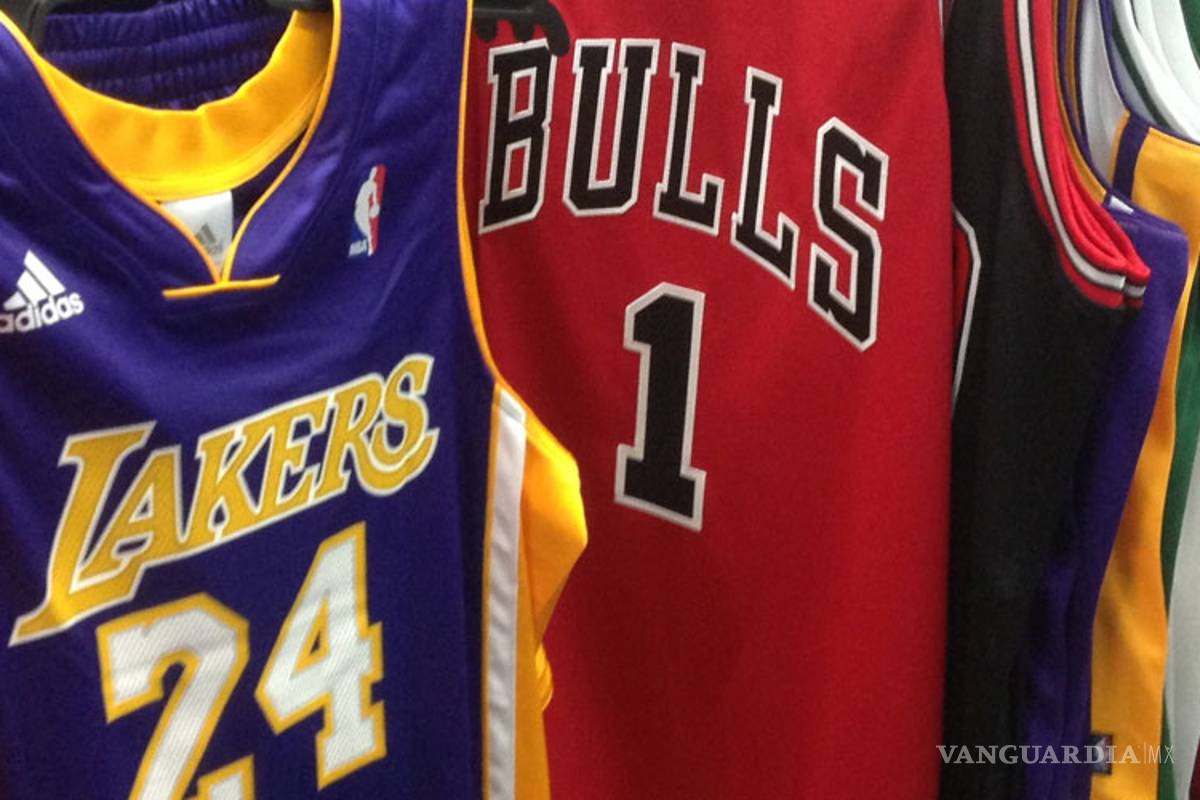 Camisetas de la NBA tendrán publicidad