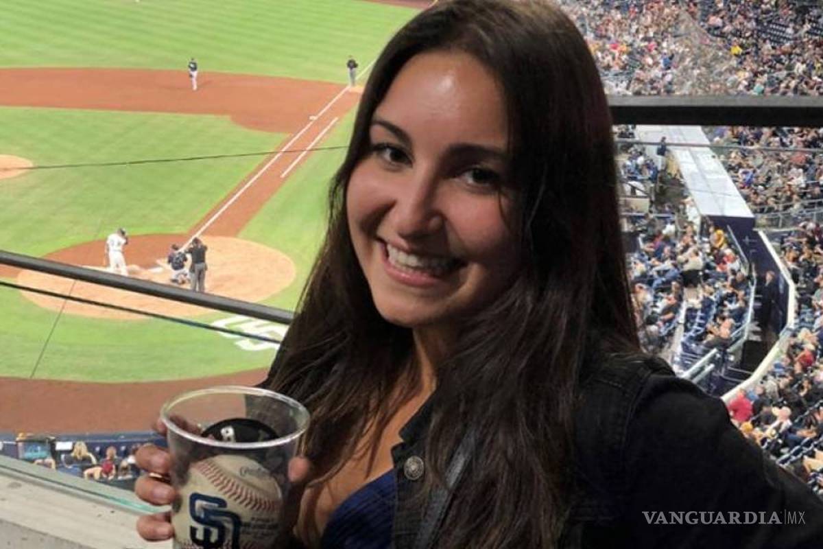 Ella es la mujer ideal de cualquier aficionado al beisbol. Puede atrapar una pelota con un vaso lleno de cerveza y tomársela en un sólo trago
