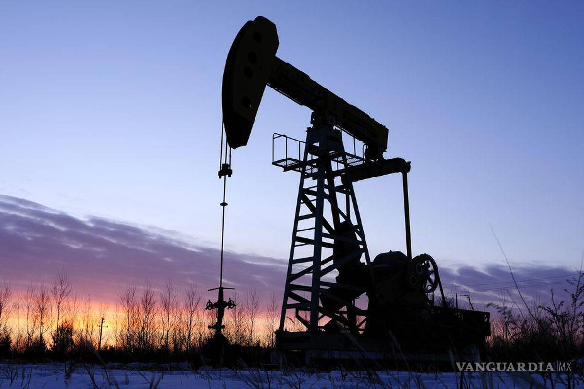 Precio del crudo cae ante preocupación por quiebra de banco en EU