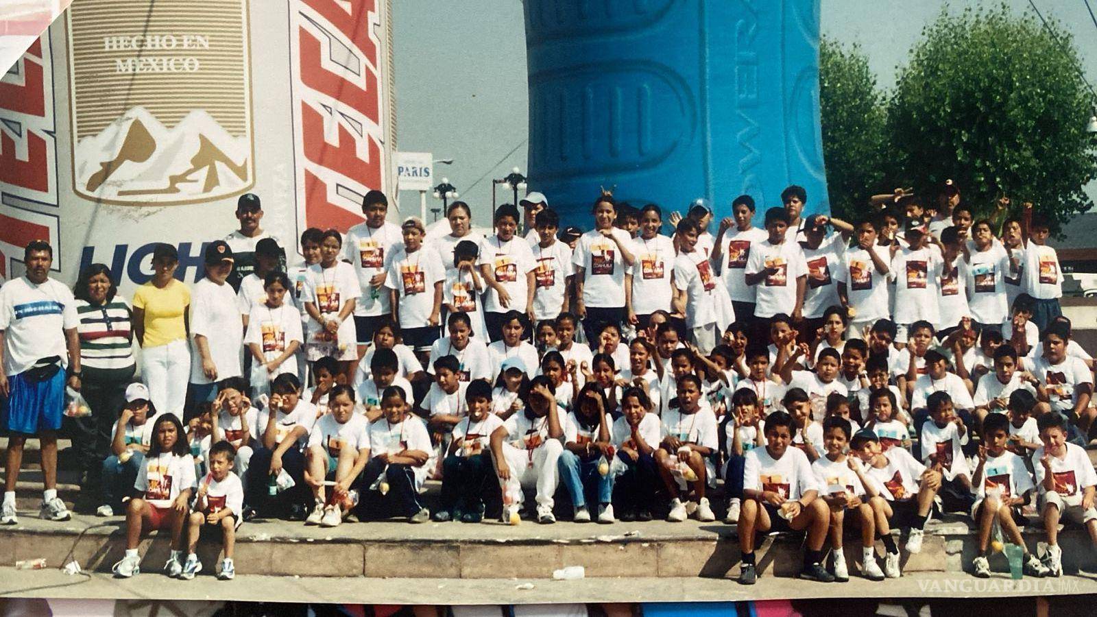 $!Reconocida por padres de familia, Graciela recibe uno de sus dos premios magisteriales por su labor docente.