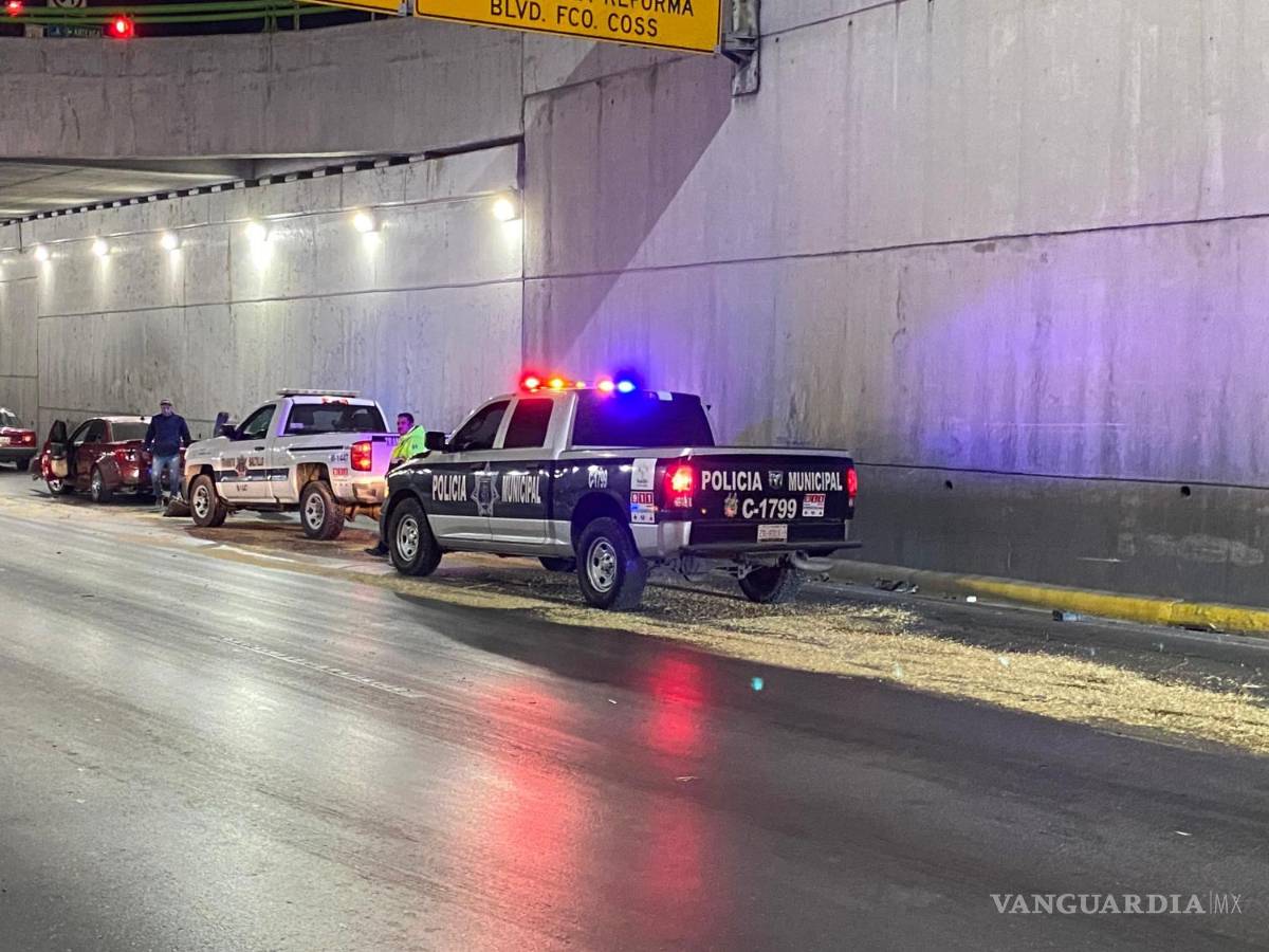 $!Tránsito Municipal aseguró el área y después de unos minutos restableció la circulación en ambos sentidos.