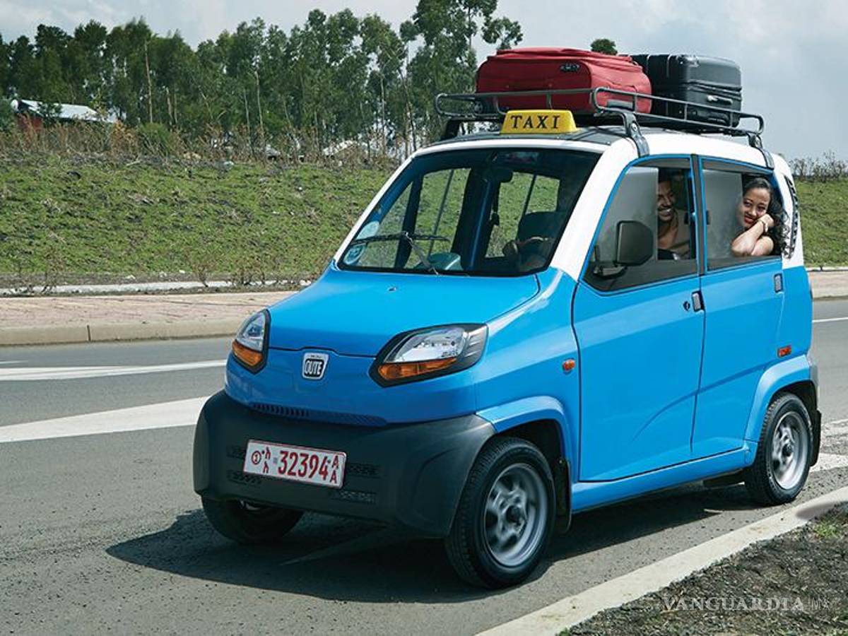 $!El Bajaj QUTE es también pequeño en cuestión, y genera muy poco gasto en gasolina.