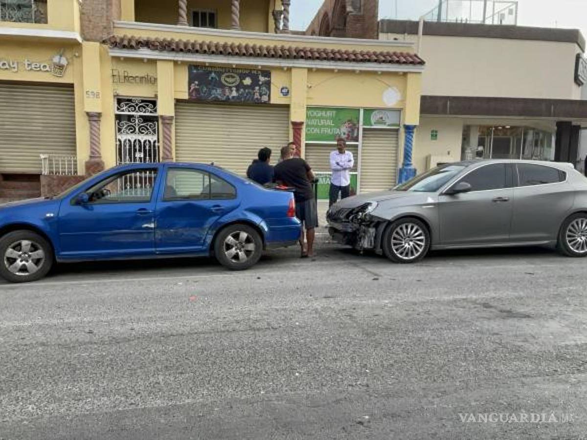 $!Los vehículos fueron orillados para evitar que se congestionara el tráfico.