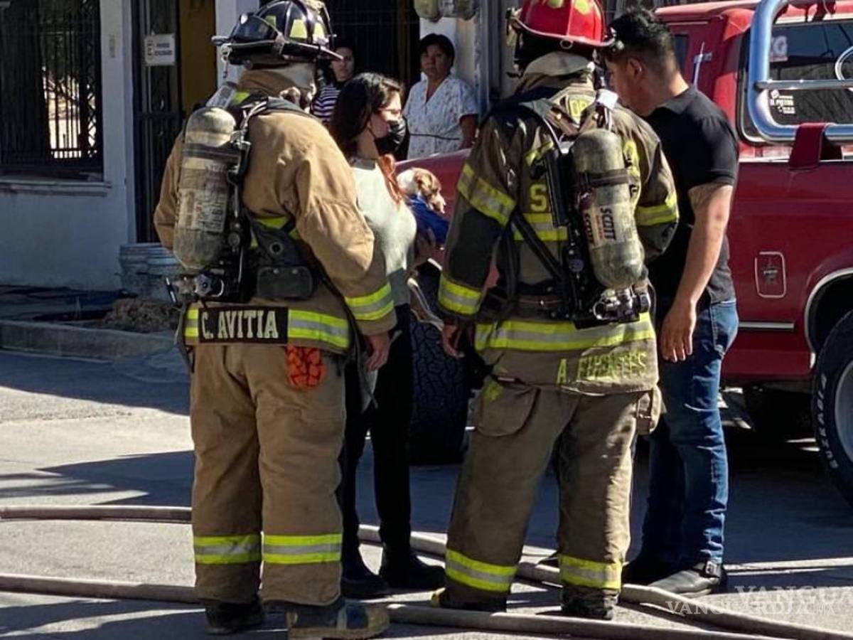 $!El incendio solo dejó daños materiales.