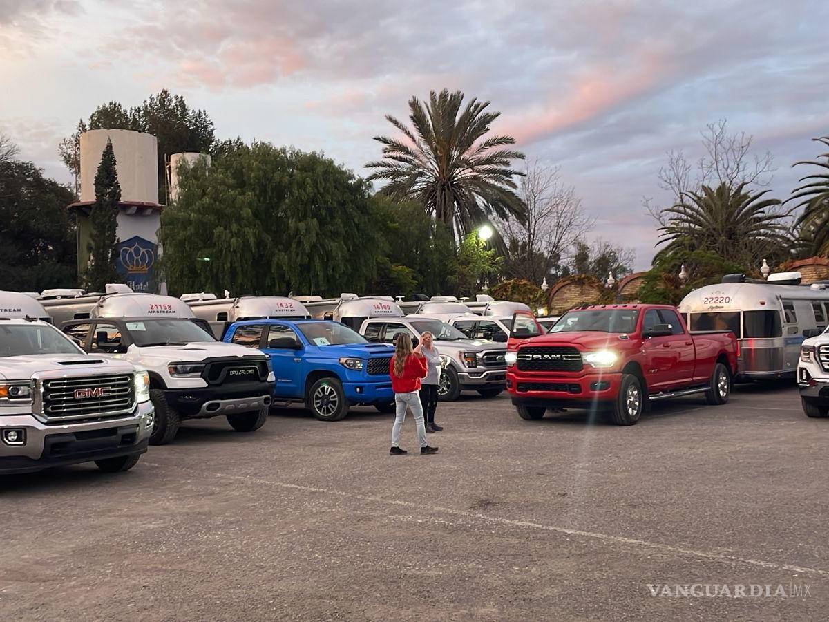 $!Viajeros de Montreal eligieron Saltillo como punto clave en su ruta hacia Yucatán.