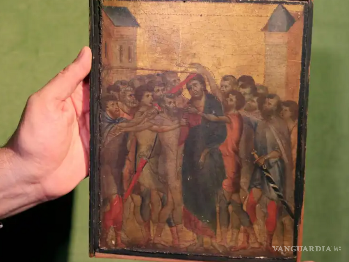 $!Esta obra del siglo XIII, que muestra a Jesús rodeado de figuras armadas en una escena de burla.