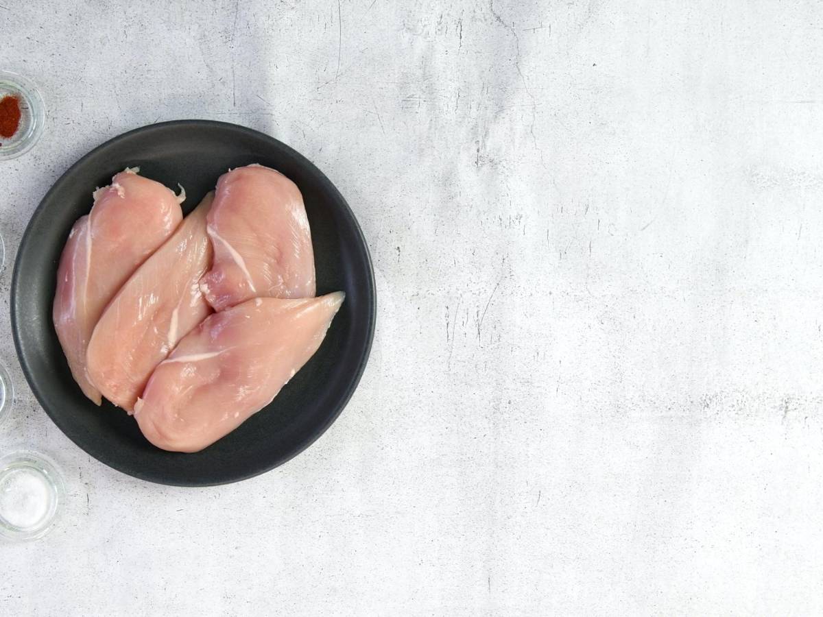 $!Las personas que se exponen a la salmonela por lo general empiezan a sentirse mal entre seis horas y seis días después.