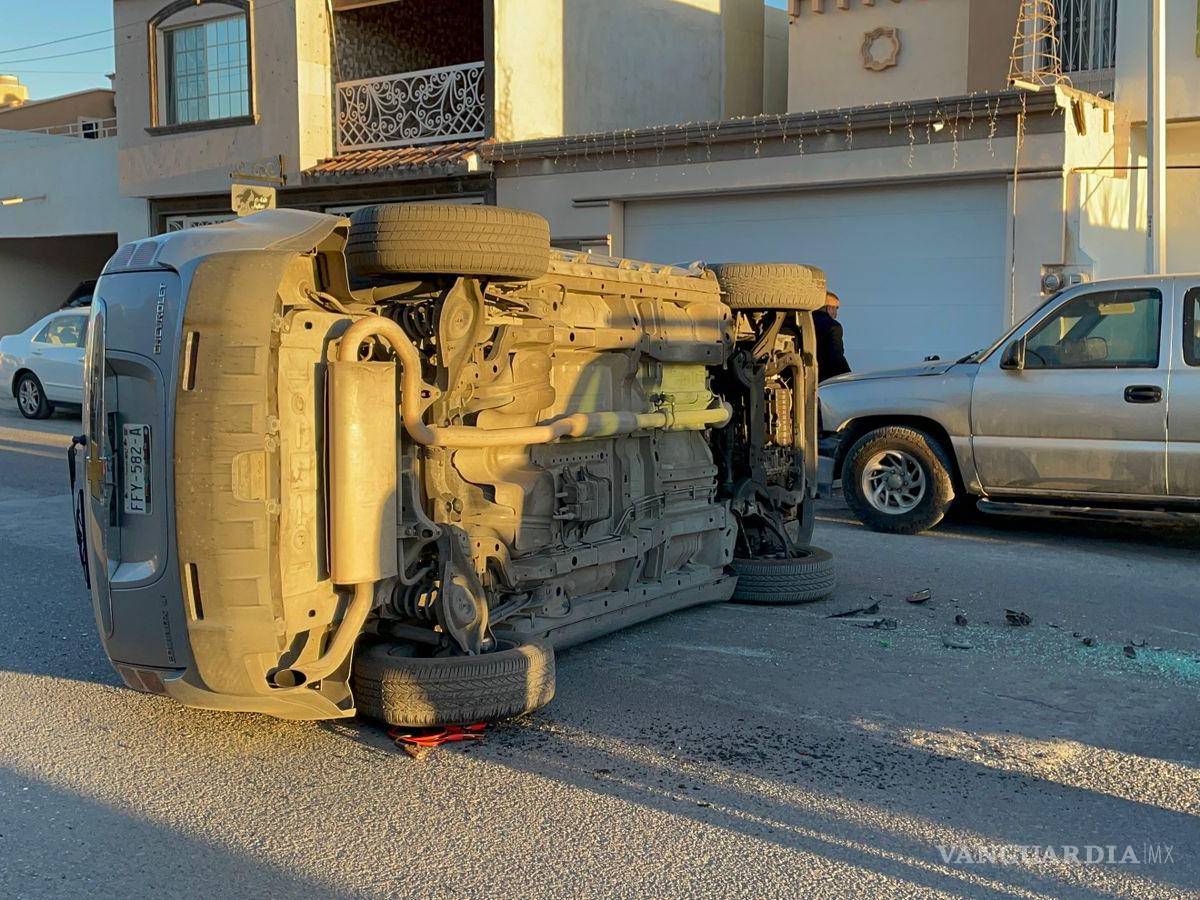 $!El reporte policiaco indica que la mujer no presenta lesiones pero fue trasladada a un hospital para descartar lesiones internas.