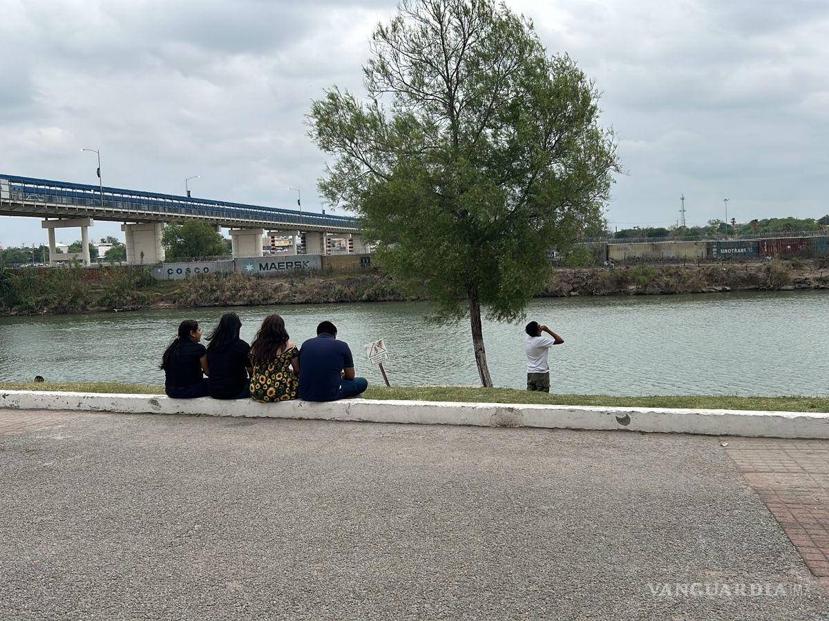 $!Un buen pretexto para convivir e intercambiar bromas sobre el tema, dio el eclipse.