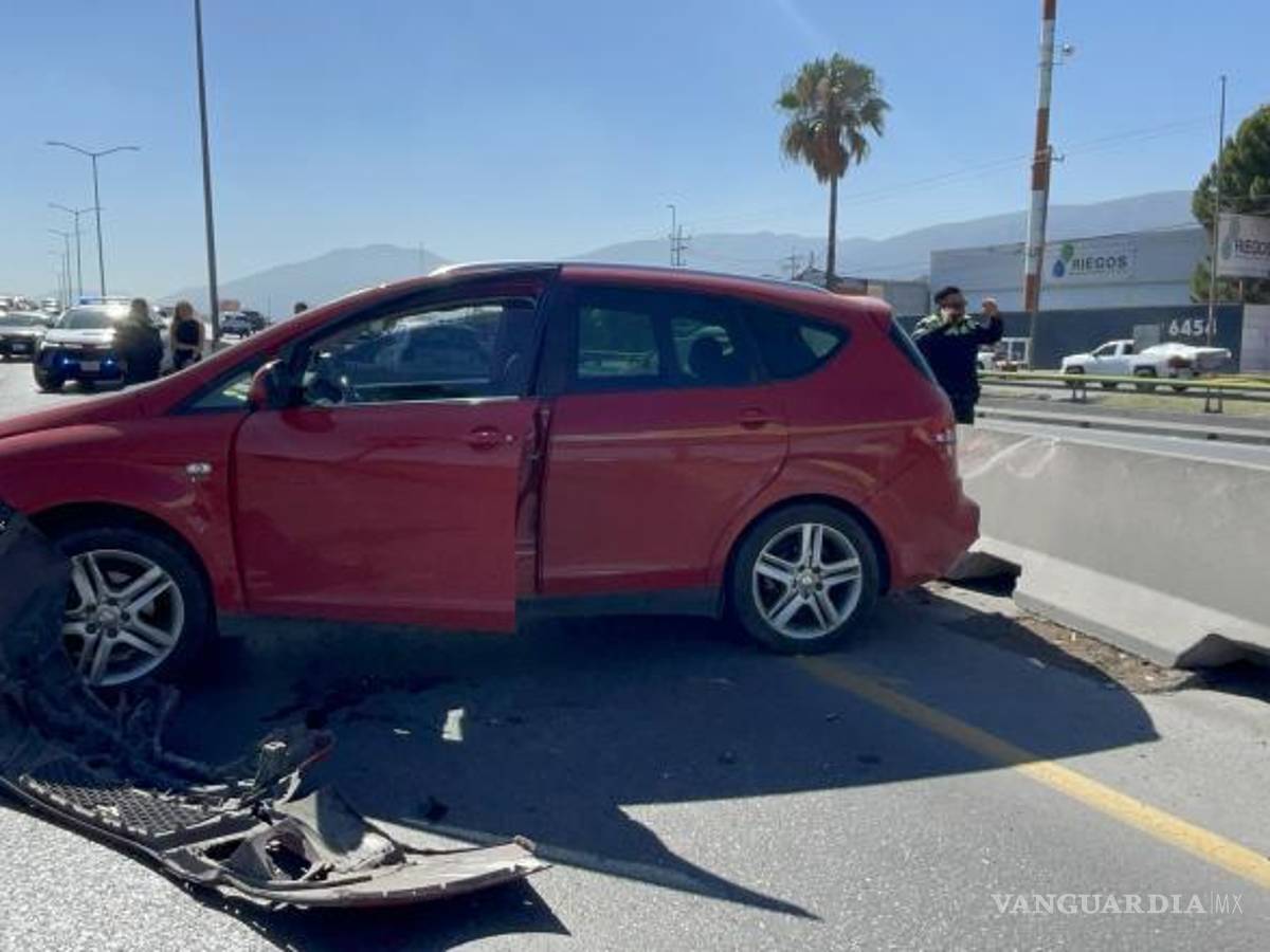 $!Elementos de Tránsito Municipal aseguraron la zona tras el accidente registrado en la colonia Zaragoza.