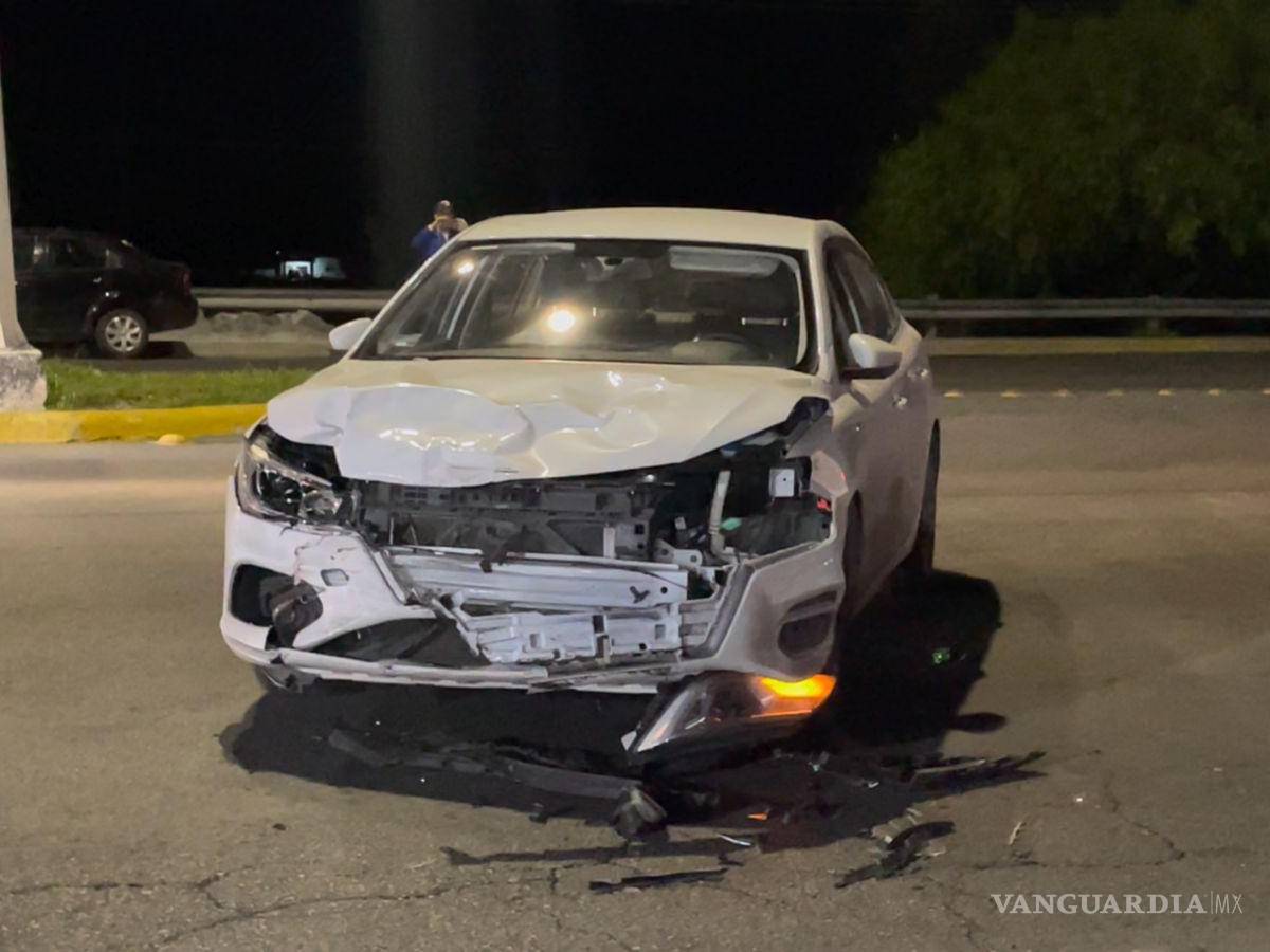 $!Los daños en el auto reflejan la magnitud del impacto.