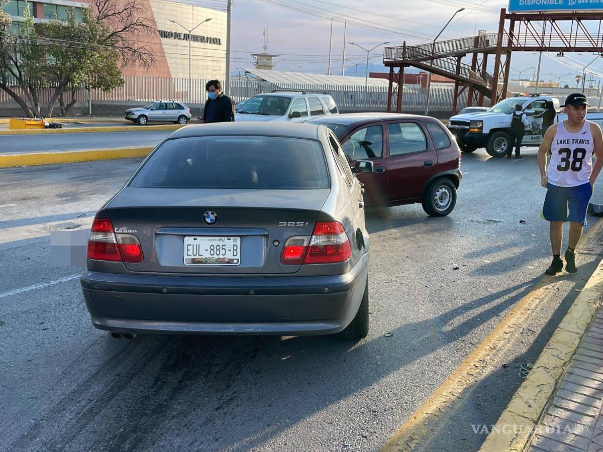 $!El accidente fue turnado al Ministerio Público de Asuntos Viales, donde se determinará la responsabilidad de los participantes.