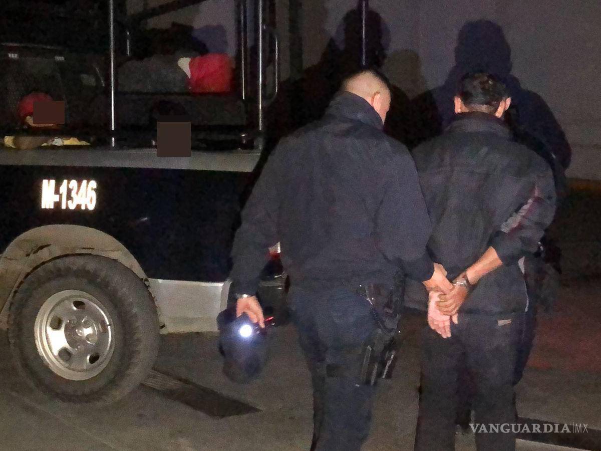 $!Los individuos capturados, identificados como José, Gilberto, José Antonio y Juan Ignacio, fueron presentados ante las autoridades tras ser sorprendidos dentro del local.