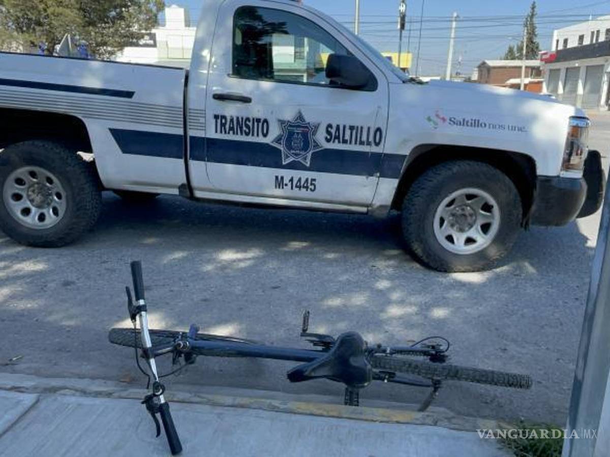 $!Elementos de Tránsito Municipal descartaron que el joven hubiera sido arrollado.