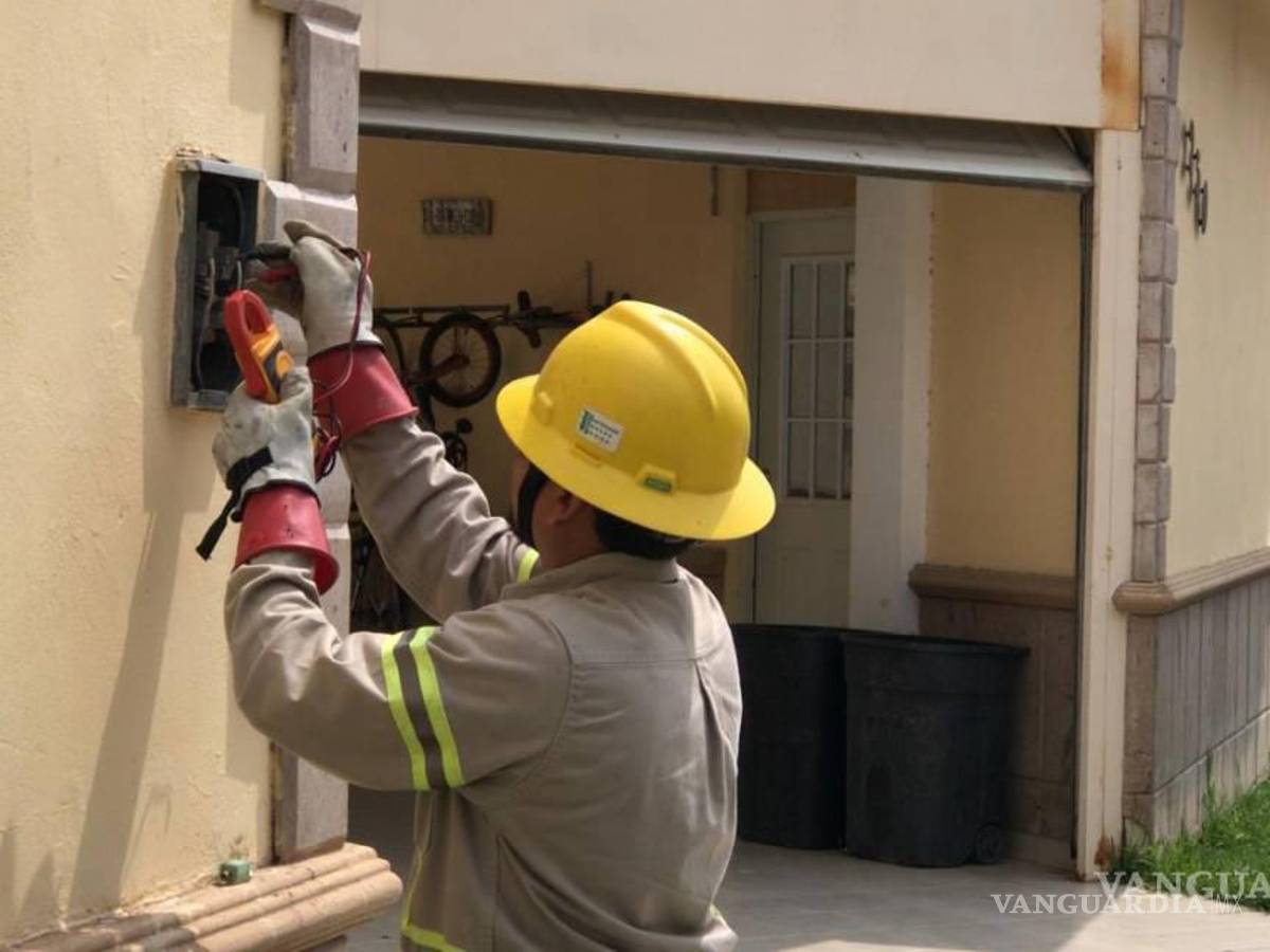 $!En Torreón, la CFE ha implementado operativos ante una mayor presencia de estos artefactos con los que estafan a la empresa del Estado.