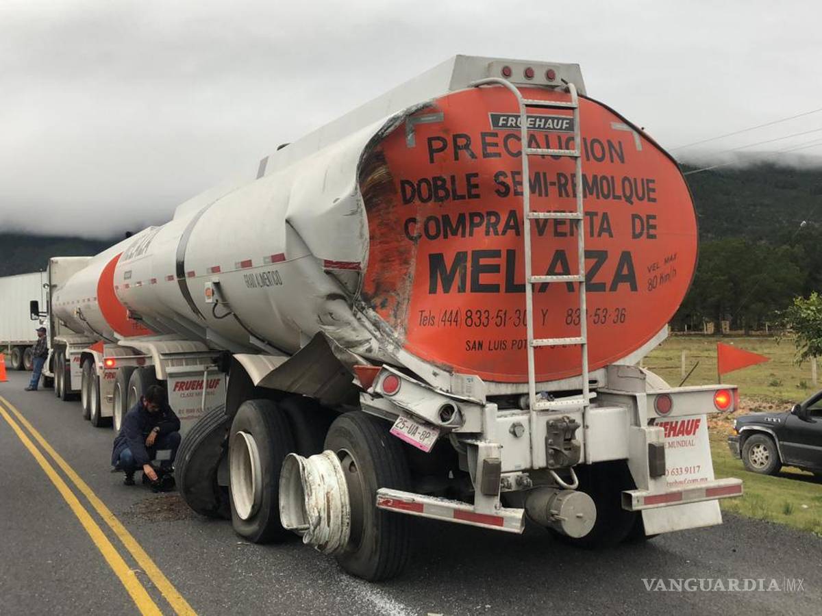 $!Accidente en carretera a Saltillo deja 36 lesionados, todos pasajeros de camión
