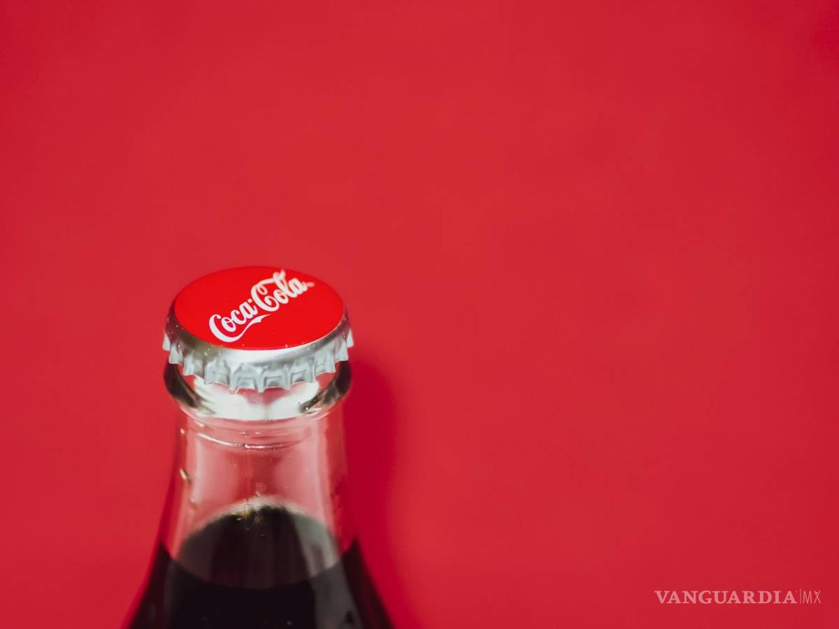 $!La Coca-Cola, esa bebida refrescante que muchos disfrutan, esconde un as bajo la manga: ¡su poder de limpieza!