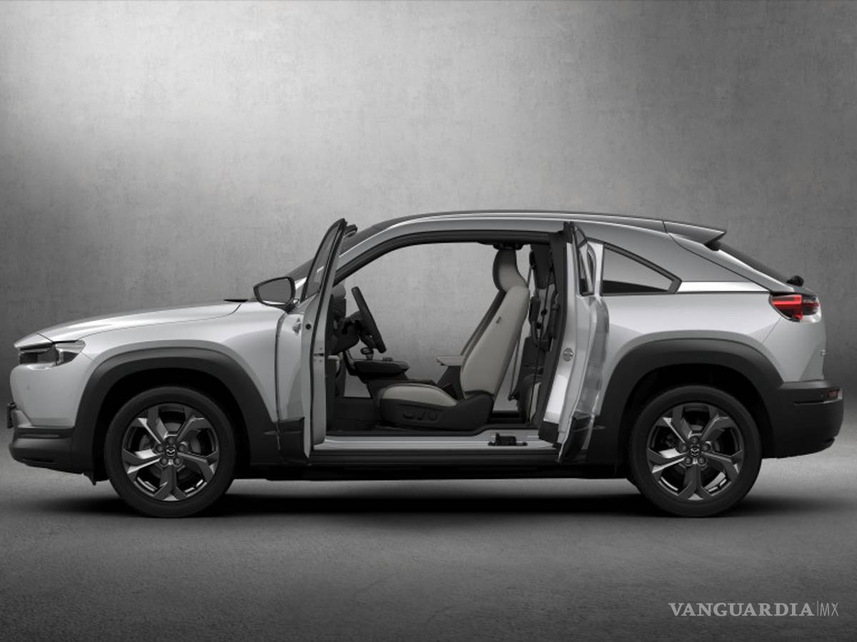 $!Mazda MX-30, la marca japonesa entra a la era eléctrica con un llamativo SUV