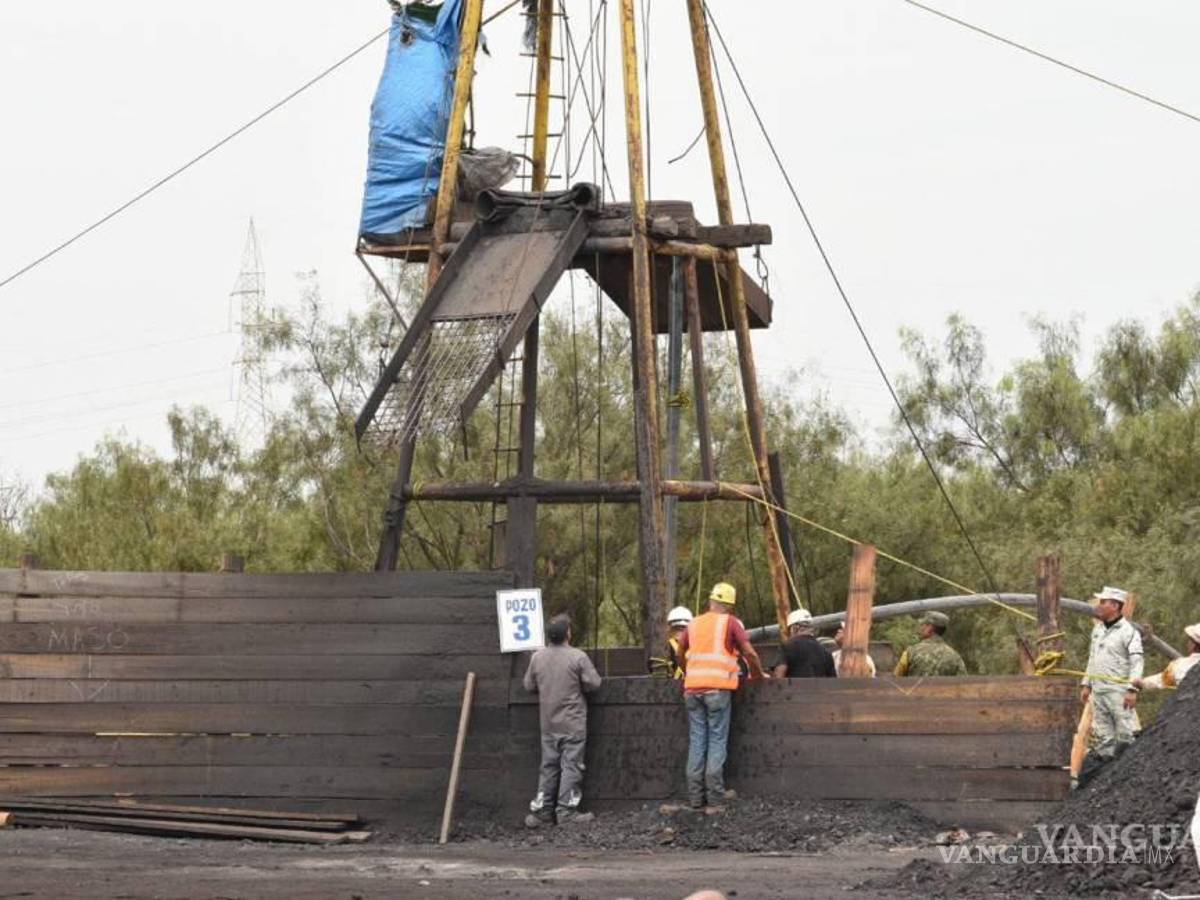 $!Durante días, autoridades de los tres órdenes de gobierno se reunieron en la mina.