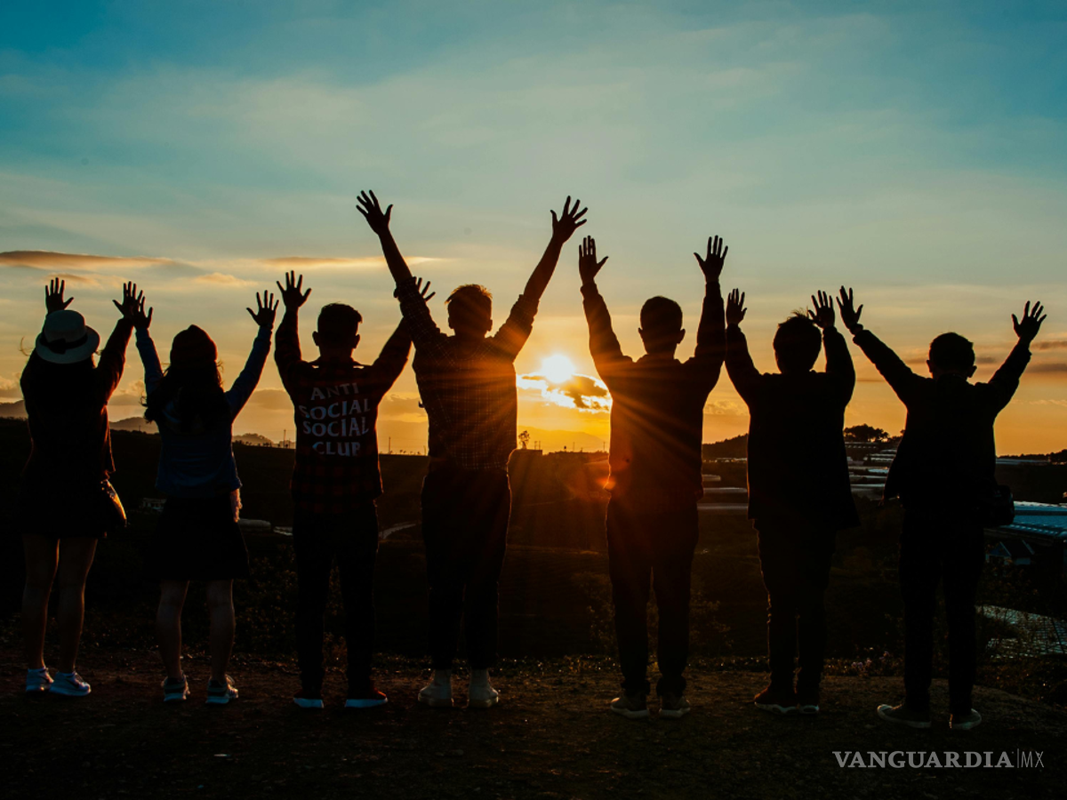 $!”Un verdadero hombre no necesita demostrar su fortaleza; su valentía está en ser honesto consigo mismo y con los demás.”