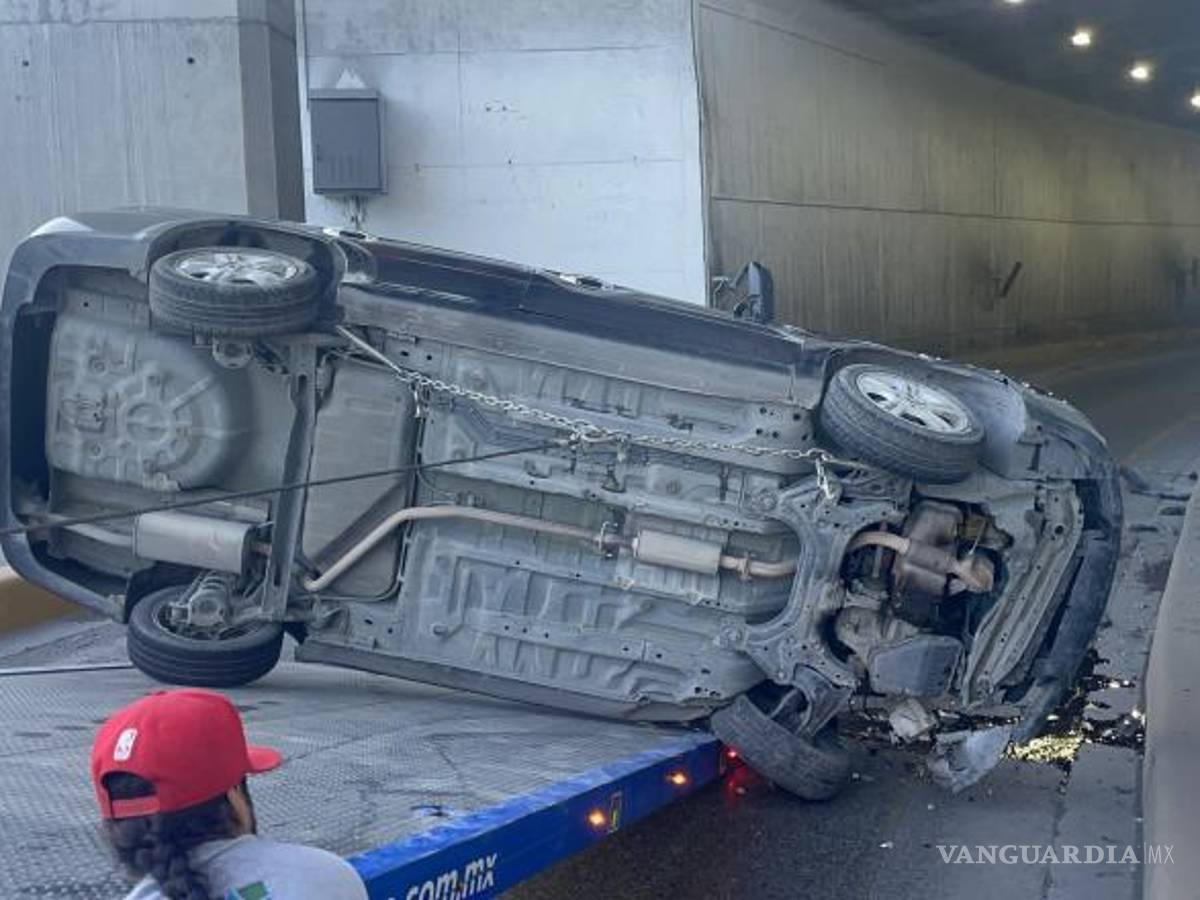 $!Elementos de la Policía Municipal aseguraron el área y controlaron el tránsito mientras se atendía el accidente.