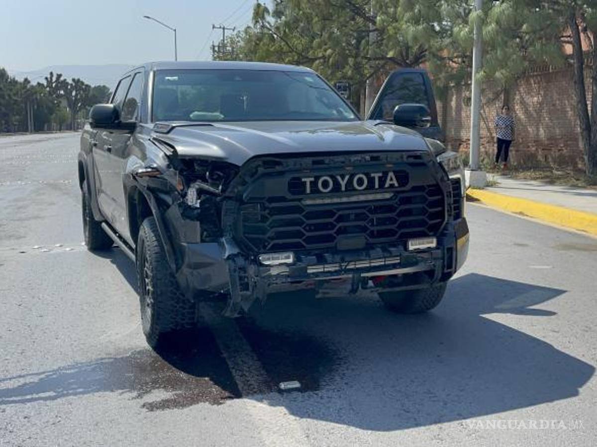 $!El accidente ocurrió sobre José Narro Robles, frente al fraccionamiento Villa Toscana.