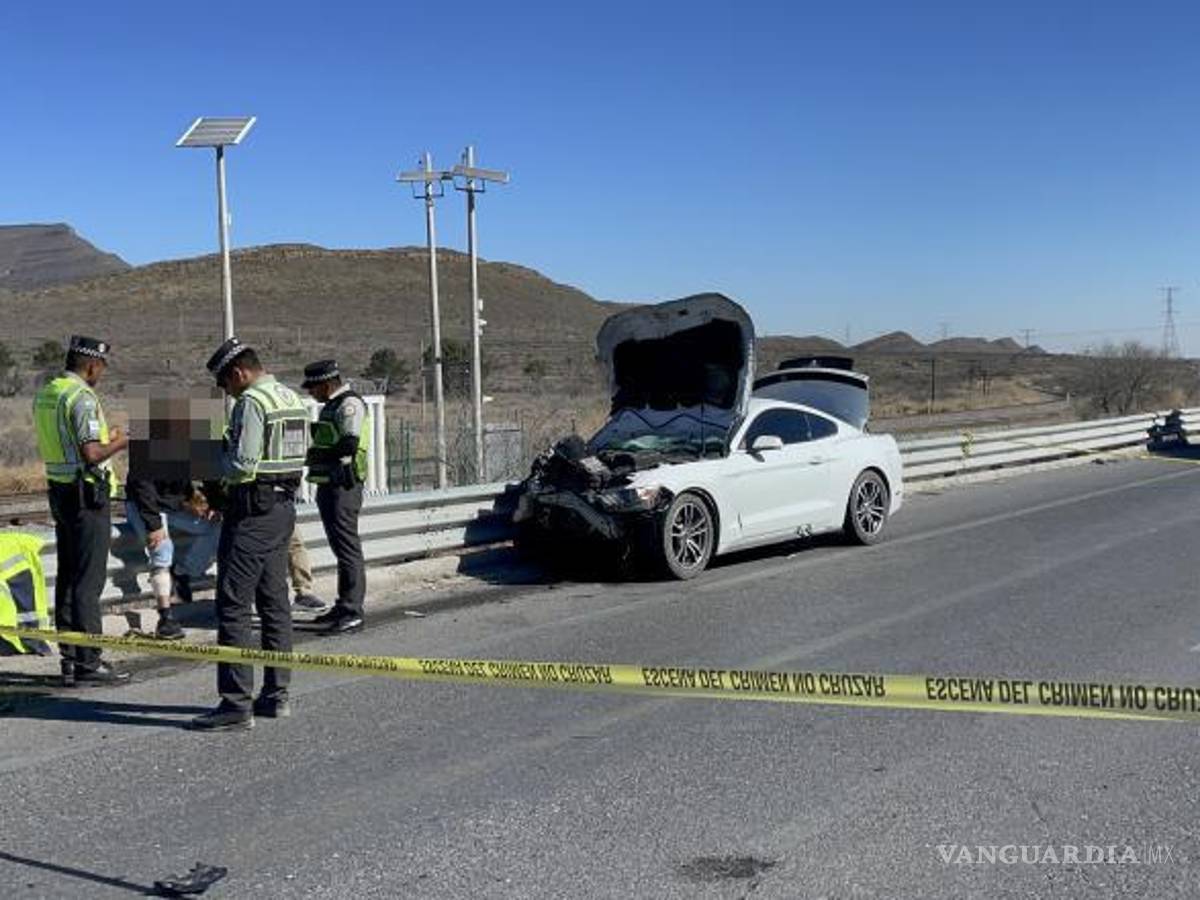 $!Personal de la Guardia Nacional y de la Fiscalía realizaron las diligencias en el lugar del accidente, al sur de Saltillo.