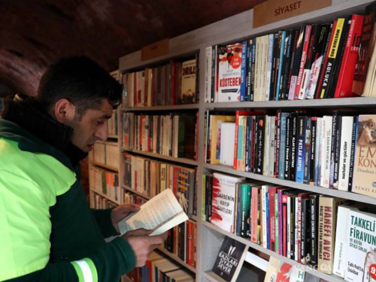 $!Recolectores de basura crean biblioteca con libros que fueron desechados