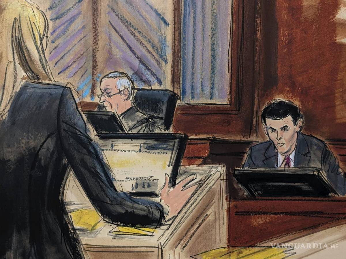 $!Sam Bankman-Fried, a la derecha, es interrogado por la fiscal federal adjunta Danielle Sassoon en el tribunal federal de Manhattan.