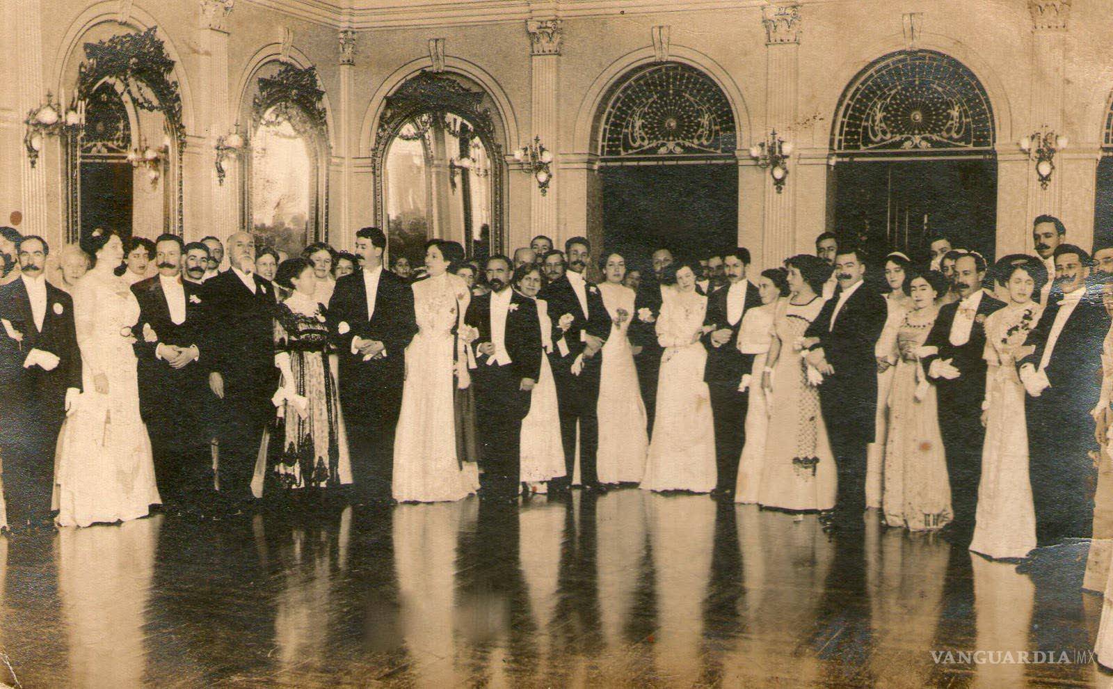 $!Francisco I Madero, aquí en el Casino de Saltillo, llegó a visitar a la Sociedad Mutualista Obreros del Progreso.